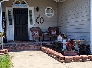 291 Fallingleaf Dr, Raeford, NC 28376