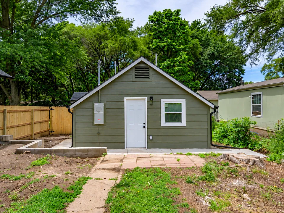 807B S College Ave