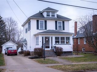 155 Edgewood Ave, Grove City, PA 16127