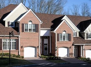 11 Schmidt Cir #11, Watchung, NJ 07069