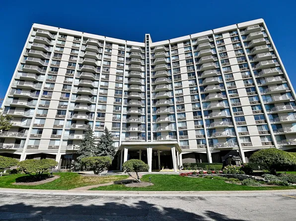 40 N Tower Rd APT 7H, Oak Brook, IL 60523