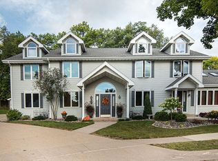 600 Duggan Dr APT 2, Dubuque, IA 52003