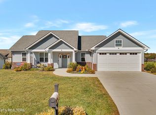 2758 Vista Meadows Ln, Sevierville, TN 37876