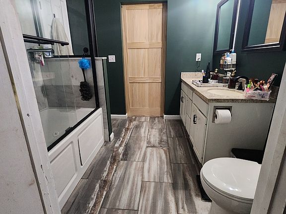 2nd image of 746 Marine Ave