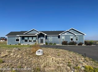 14 Glacier Hills Dr, Pinedale, WY 82941