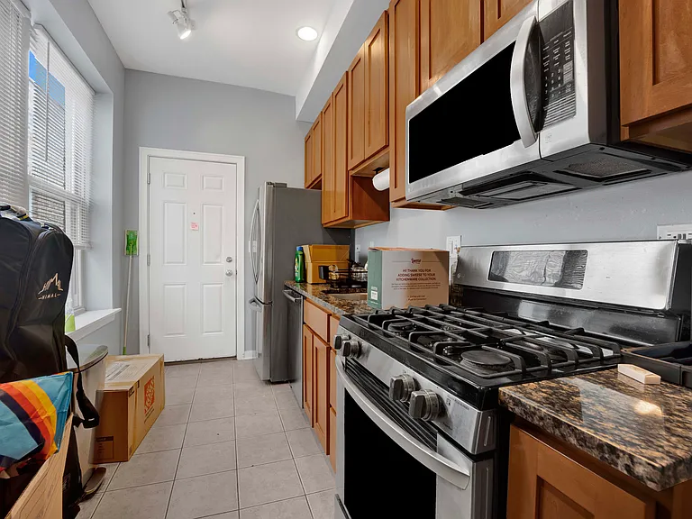 2143 N Western Ave #3F — Photo 3
