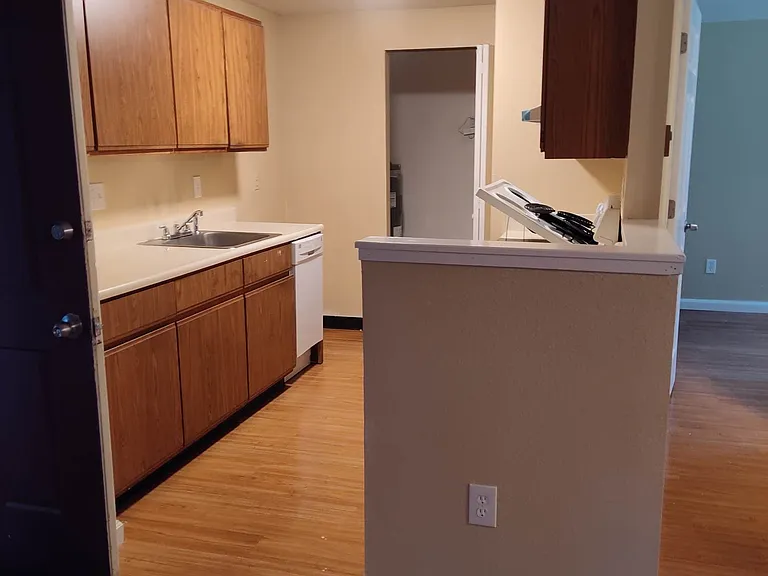 4501 Boardwalk Dr #K — Photo 5