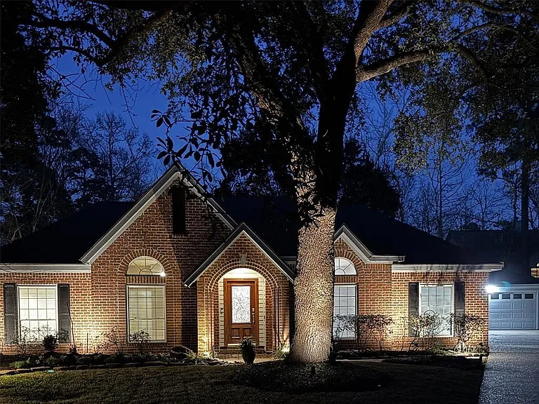 39 Silent Brook Pl — Photo 48