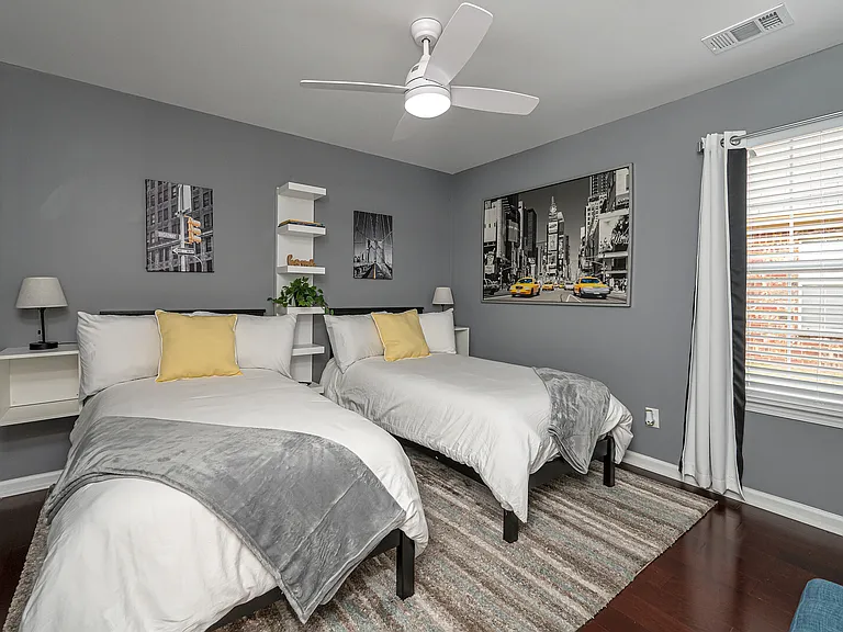 Willow Glenn Dr — Photo 19