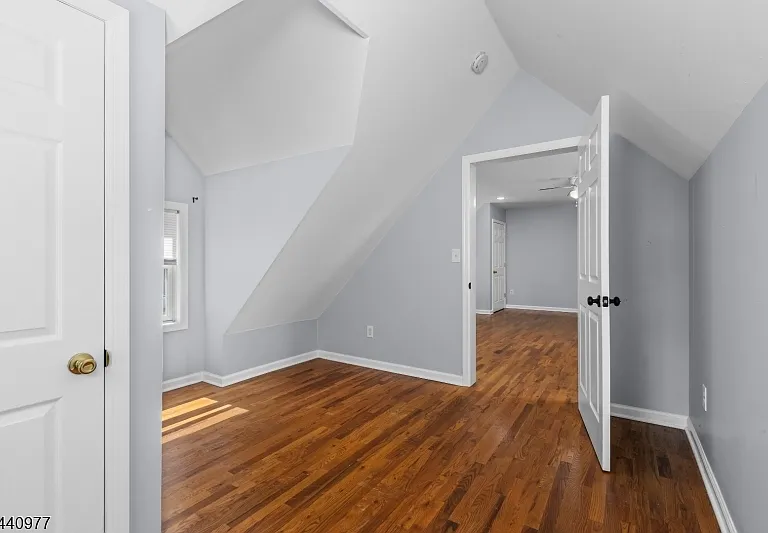 4 Gordon Ln — Photo 18