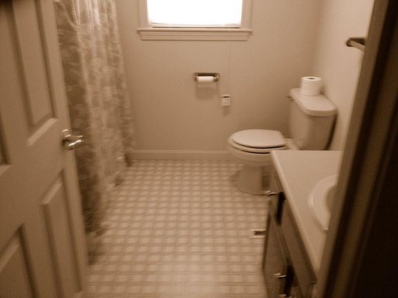 4th image of 395 Foundry St #1