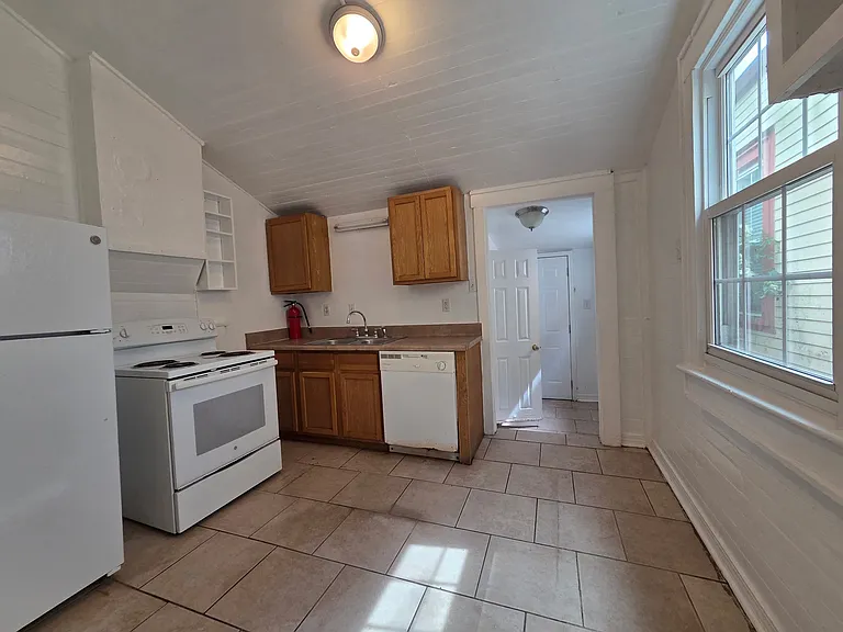2929 Saint Claude Ave — Photo 8