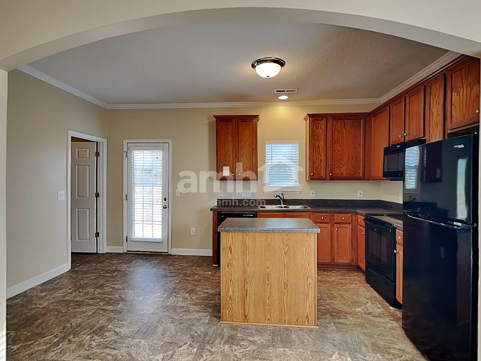 4 bed, 2.5 bath, 2106 sqft, $2,360 — Photo 4