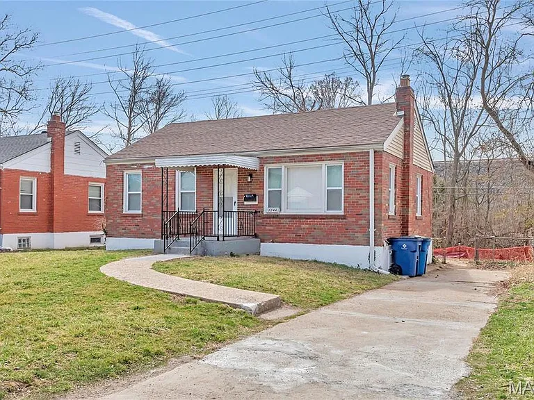 7244 Mallard Dr — Photo 2