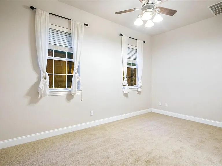 5836 La Vista Dr — Photo 17