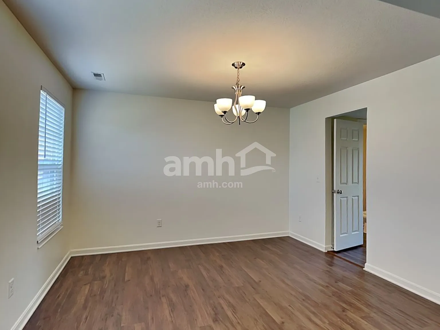4 bed, 2.5 bath, 2678 sqft, $3,050 — Photo 4