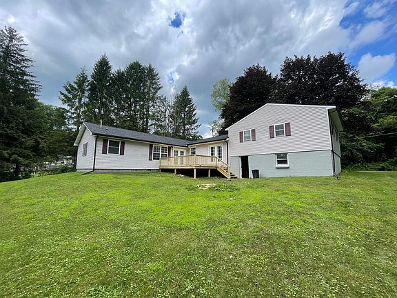 2nd image of 129 Knoll Wood Cir #1
