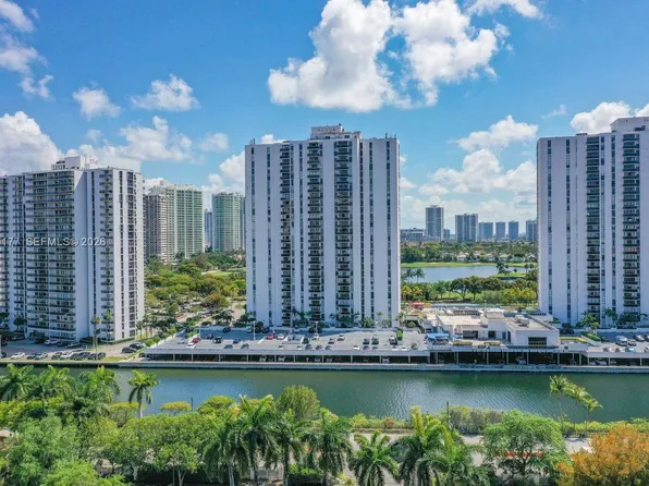 3675 N Country Club Dr APT 401, Aventura, FL 33180