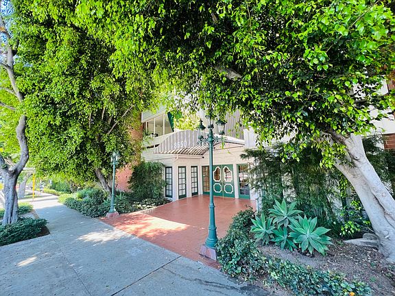 2nd image of 8550 Holloway Dr APT 102