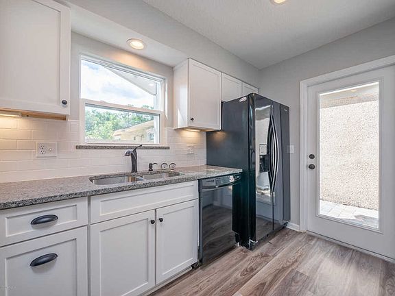 5th image of 5506 La Moya Ave