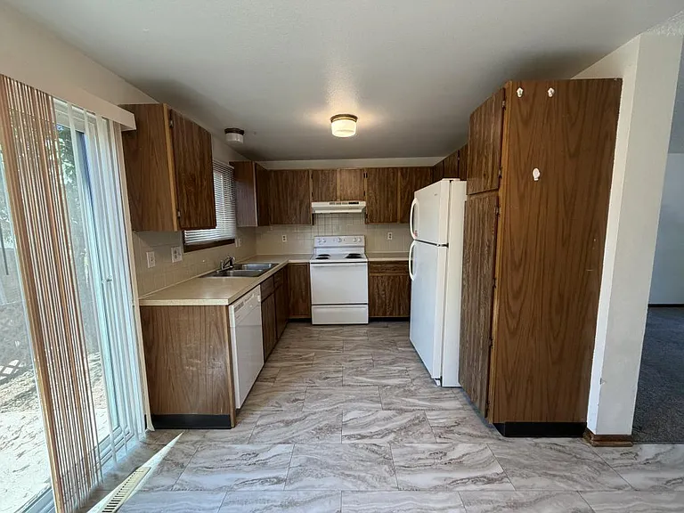 418 Mulberry Dr — Photo 4