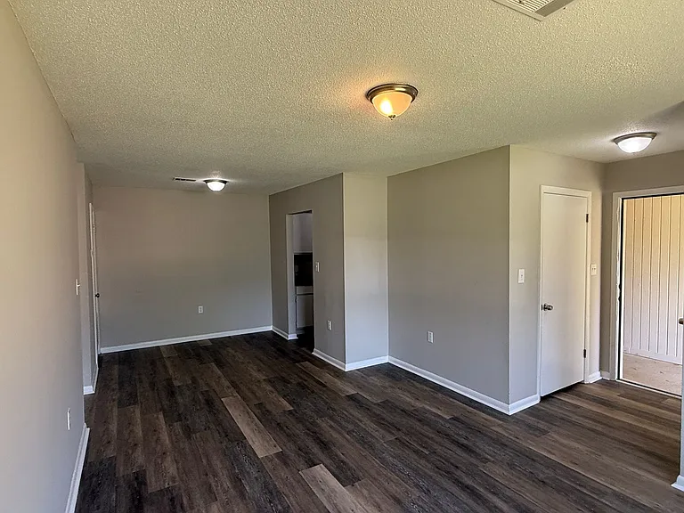 137 Schley Cir — Photo 7