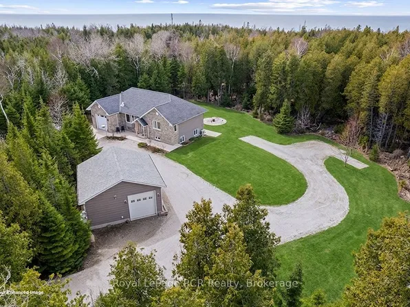 109 Pike St, North Bruce Peninsula, ON N0H 1W0