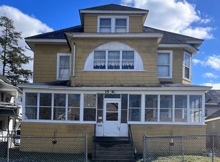 15 Sachem St, Springfield, MA 01108