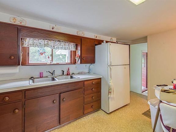 4th image of 151 W Illinois St