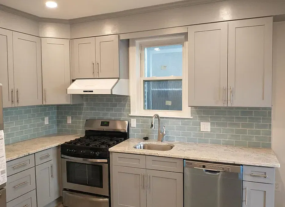 3 bed, 1200 sqft, $4,300 — Photo 2