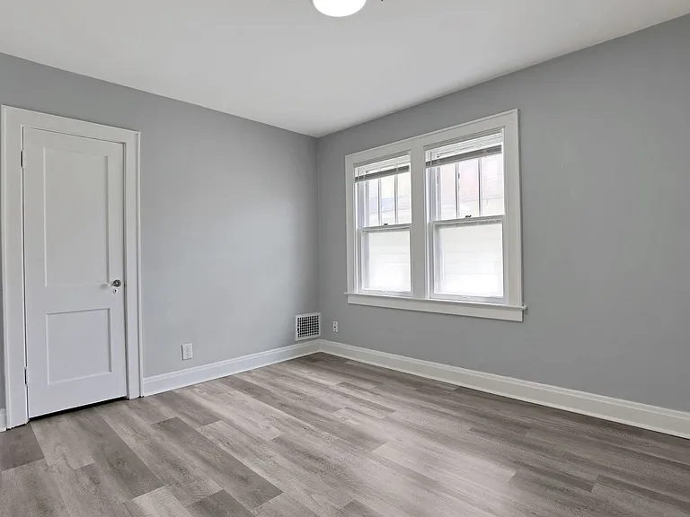 41-43 N Huron Ave — Photo 6