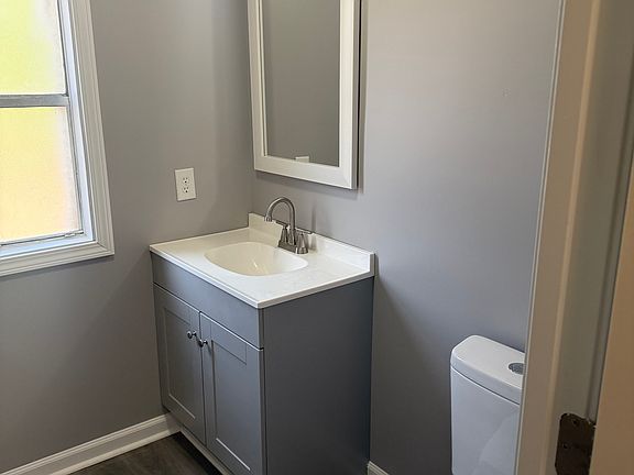4th image of 251 Greenwood St
