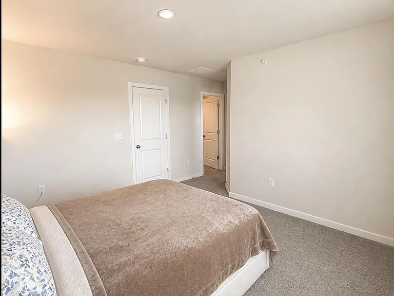 4913 Brookside Ct — Photo 18