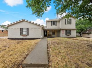 216 Hillside Dr, Hewitt, TX 76643