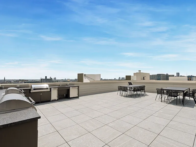 The Lyle on Broad — Photo 31