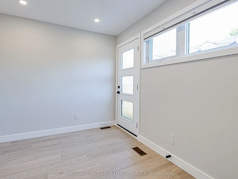 20 Kewbeach Ave #LANEWAY UPPER — Photo 22
