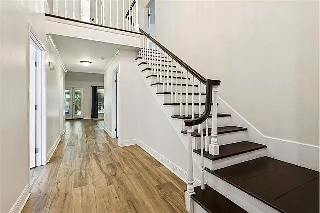 4 bed, 3.0 bath, 2576 sqft, $2,850 — Photo 3