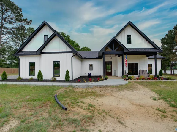 376 Summer Breeze Dr, Cedar Bluff, AL 35959