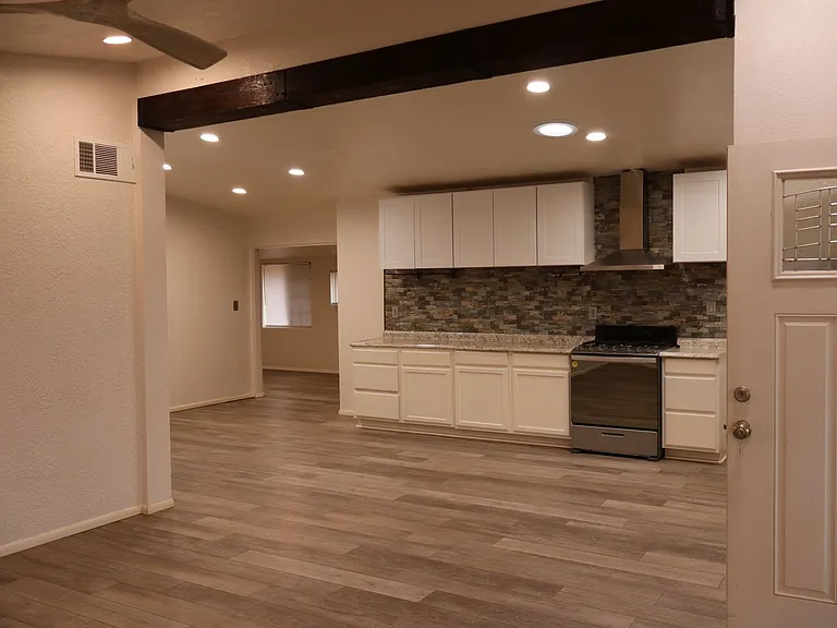 336 Colombo Ave — Photo 4