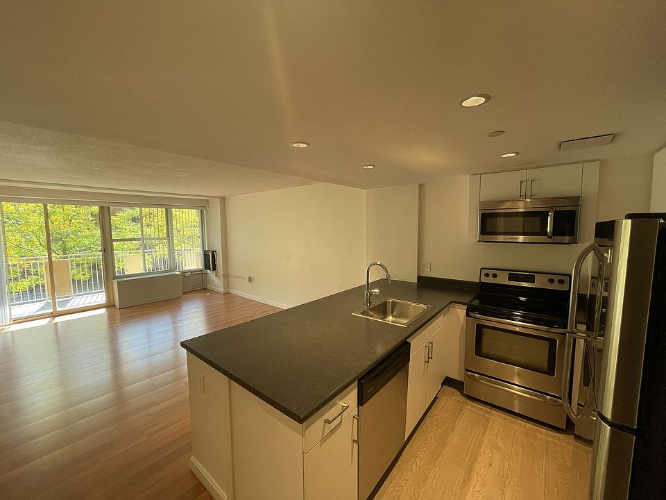 1st image of 293 Harvard St #210