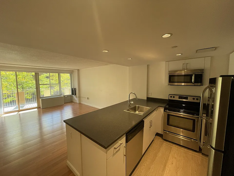 293 Harvard St #210