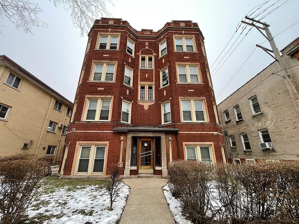 722 N Austin Blvd #3W