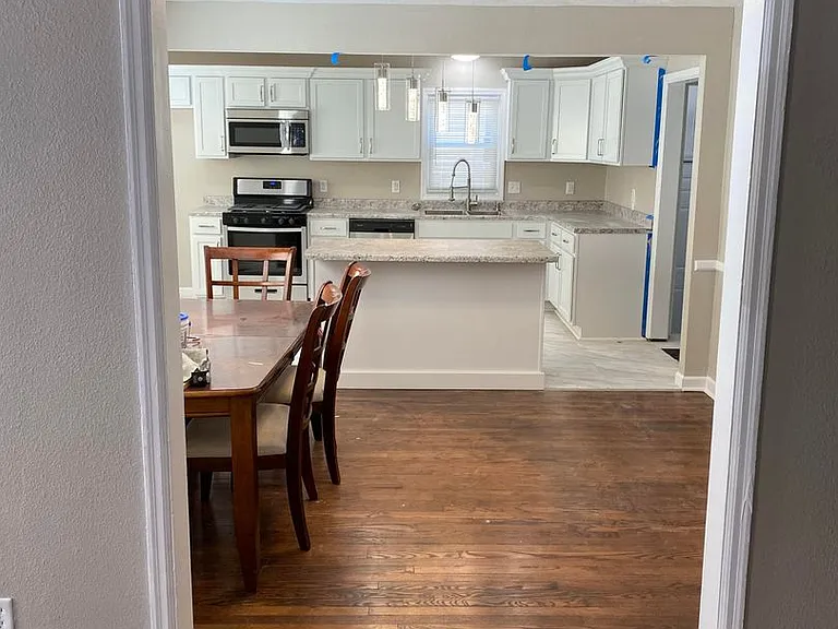 1737 E Elm St — Photo 10