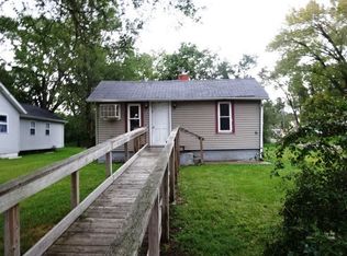 1922 W 3rd St, Dixon, IL 61021