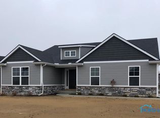 202 Fairchild Rd, Oregon, OH 43616