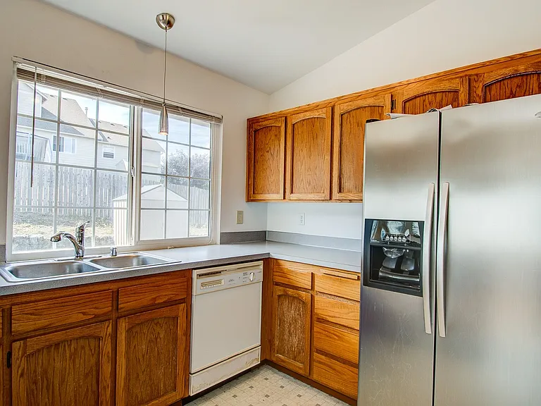 1725 SW Nienhuis St — Photo 5