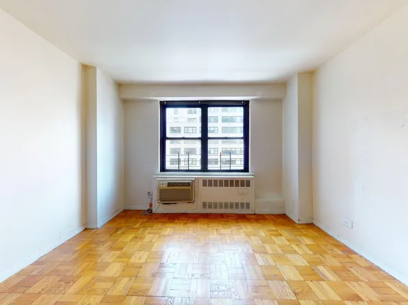 399 East 72nd Street image 6 of 10