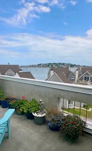 1 Commodore Ct APT 503, Hull, MA, 02045