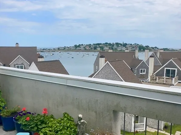 1 Commodore Ct APT 503, Hull, MA 02045