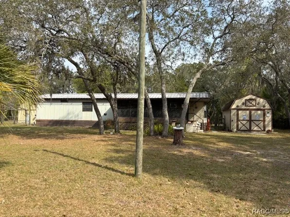 5615 W Thomas Ct, Homosassa, FL 34446